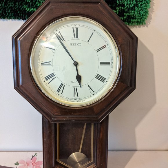 Arriba 46+ imagen seiko wall clock pendulum Thptnganamst.edu.vn